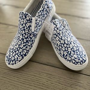 J Crew Blue & White Floral Sneakers Size 7.5